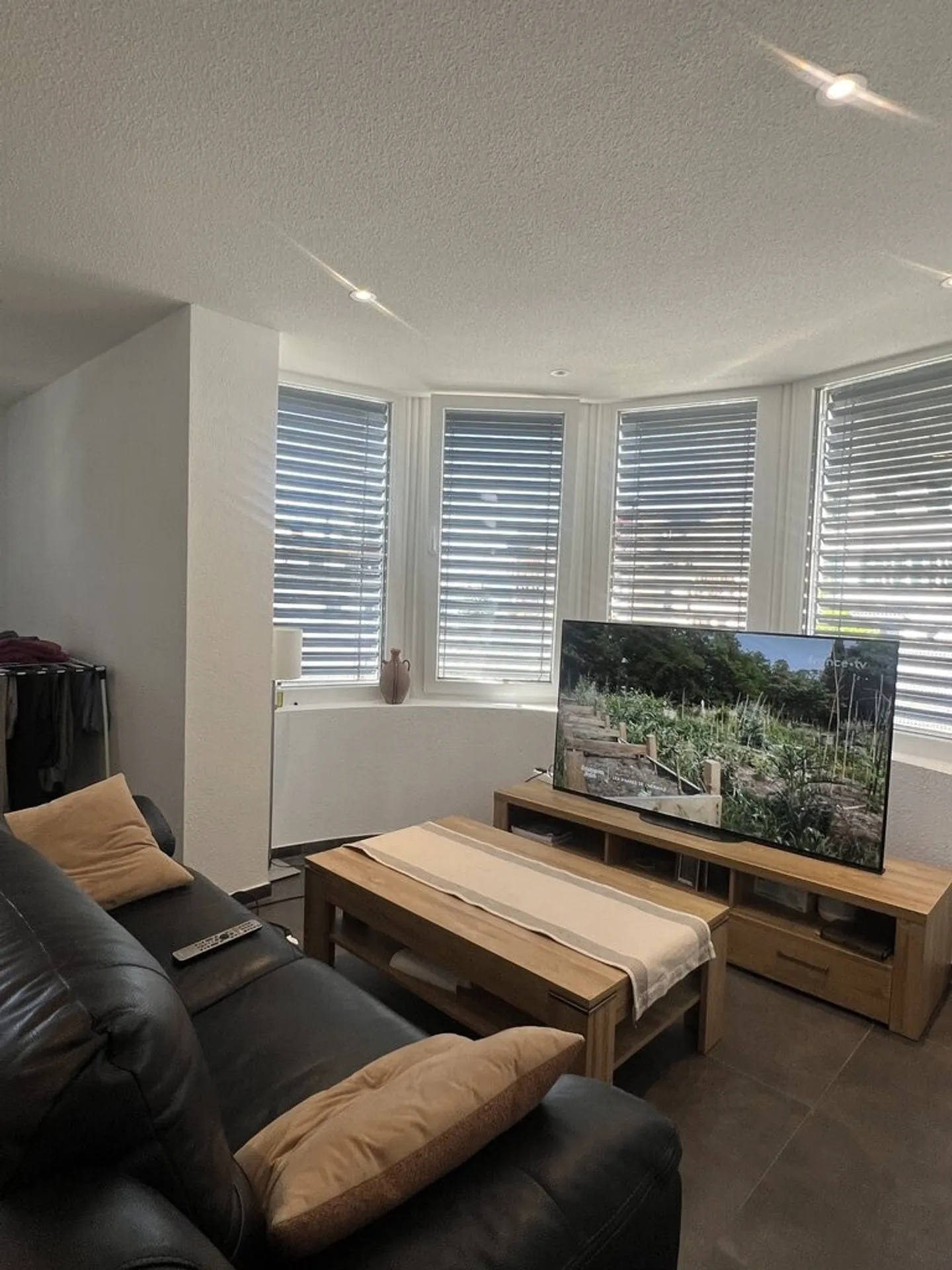 Charmant Appartement au Rez-de-Chaussée - Photo 3 sur 6