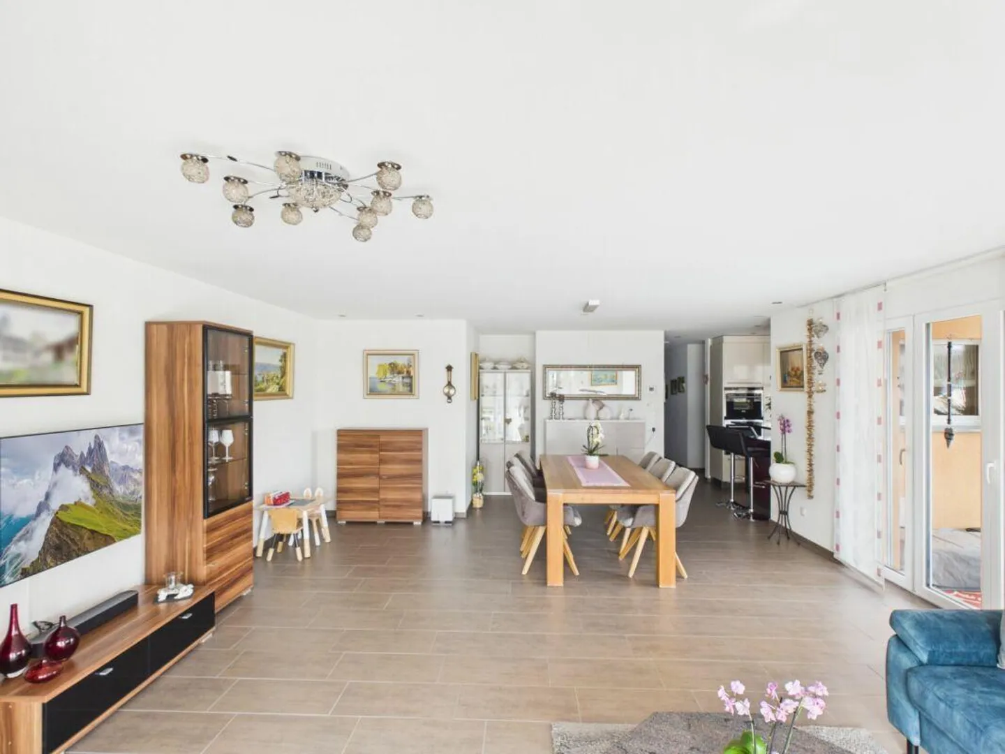 Grosszügige Designwohnung mit zwei Balkonen und stilvollem Wohnambi... - Photo 5 of 16