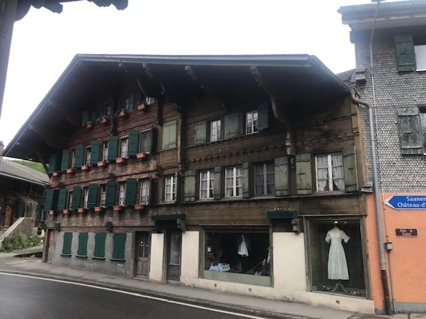 Immeuble d'habitation, affectation mixte, Les Moulins, Château d'Oex - Photo 16 sur 18
