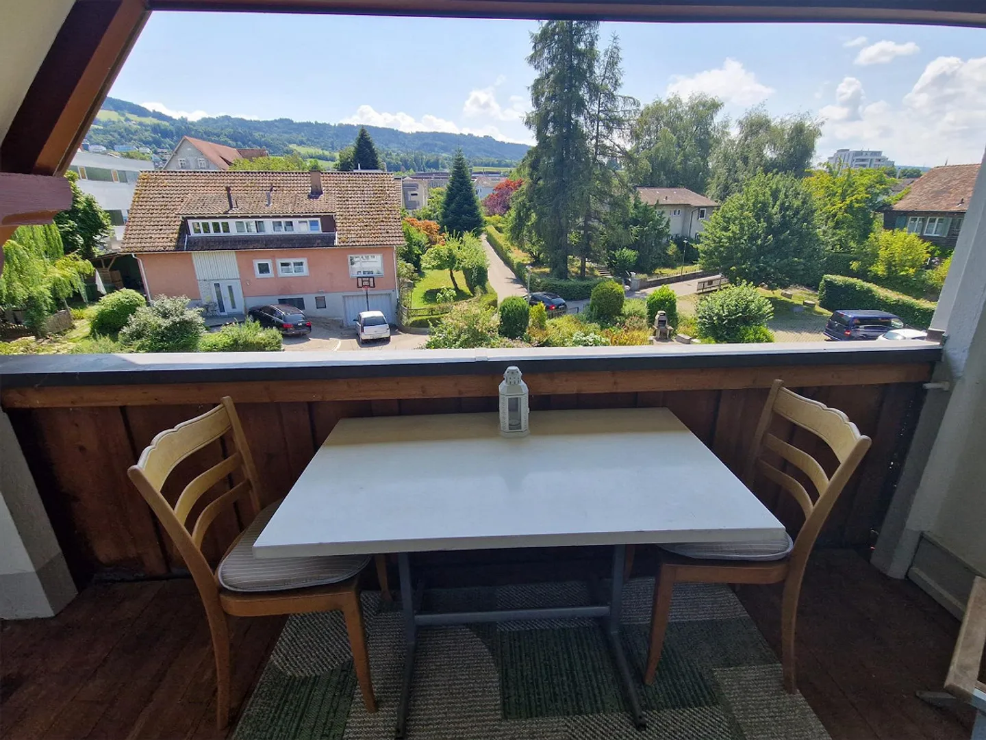 Charming 3.5-room old apartment with high ceilings, large garden, and proximity to the lake - Photo 5 of 19