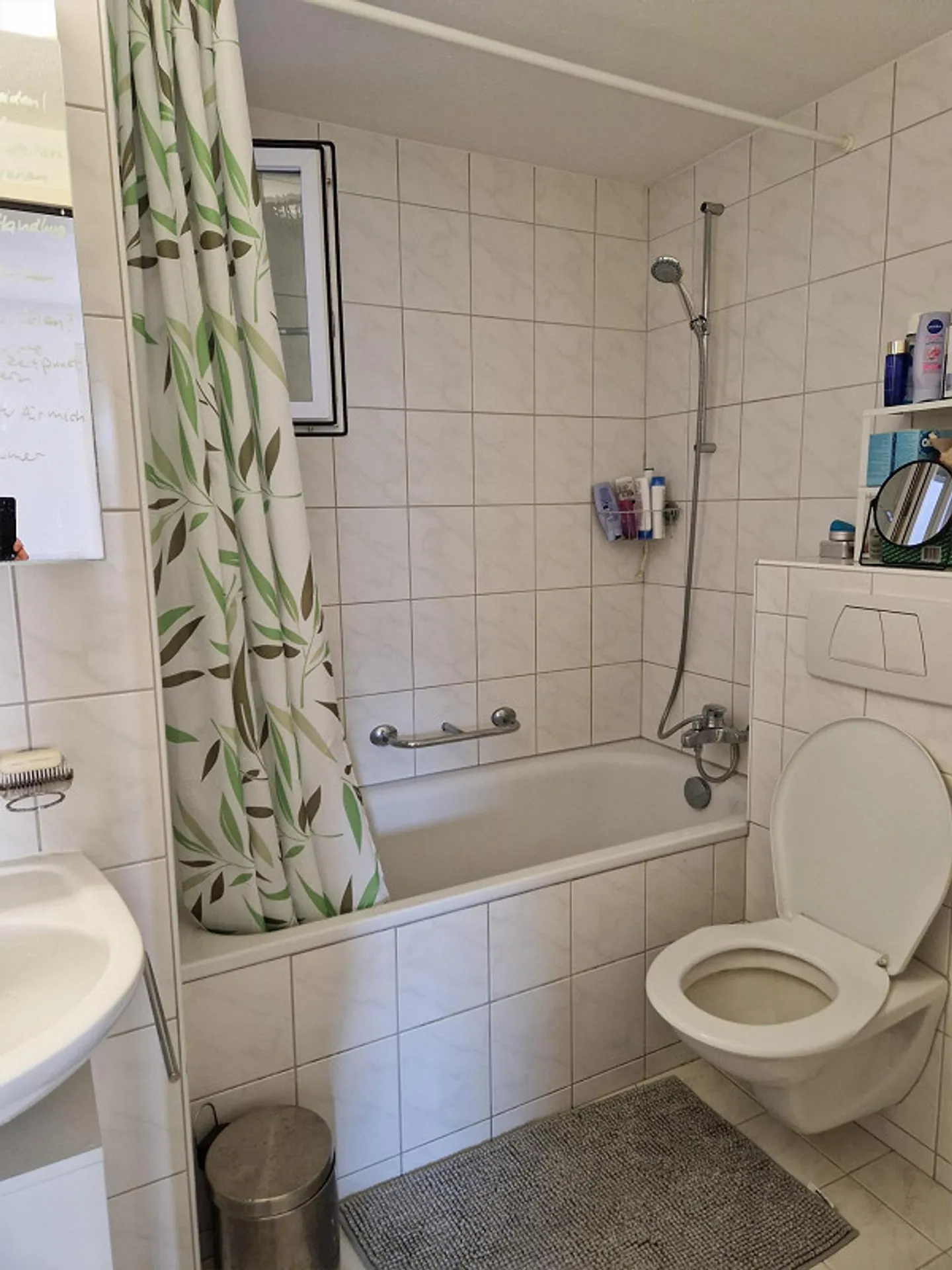 Charming 3.5-room old apartment with high ceilings, large garden, and proximity to the lake - Photo 8 of 19