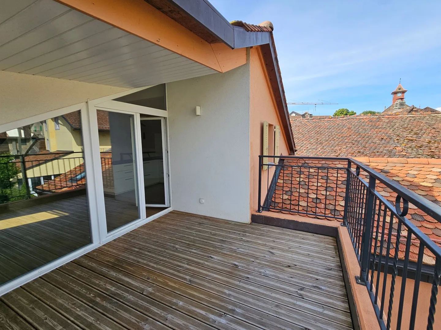 Atypical Apartment with Sunset Terrace - Photo 2 of 10