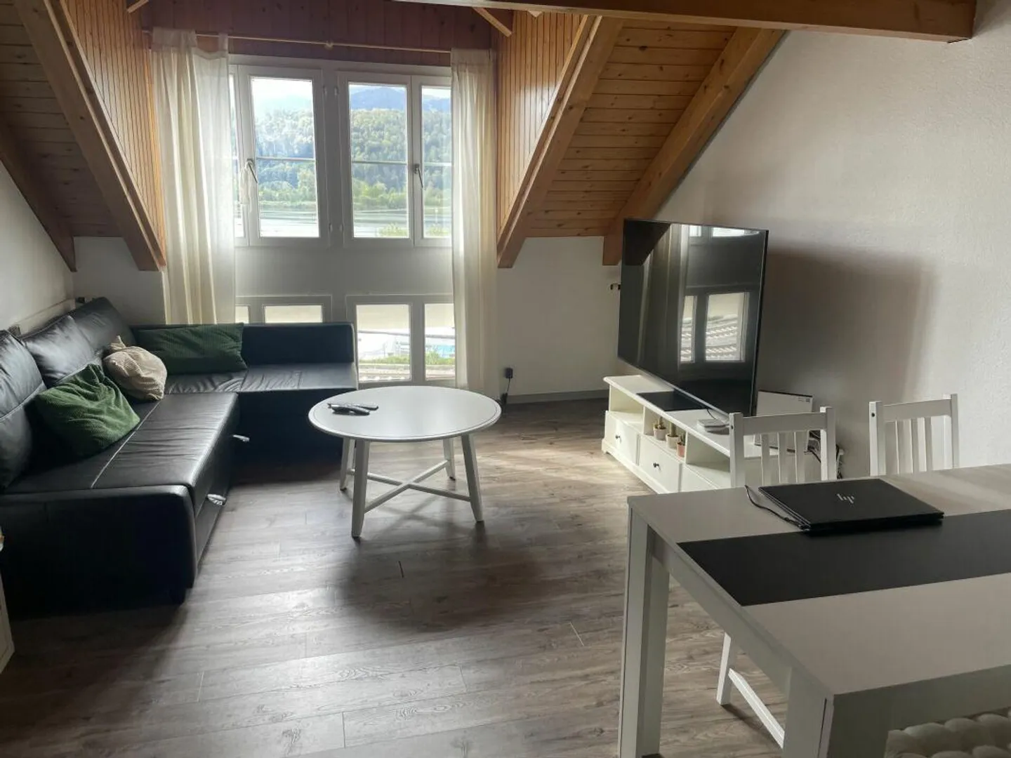Adorabile appartamento duplex con vista sull'alto lago di Zurigo! - Foto 4 di 11