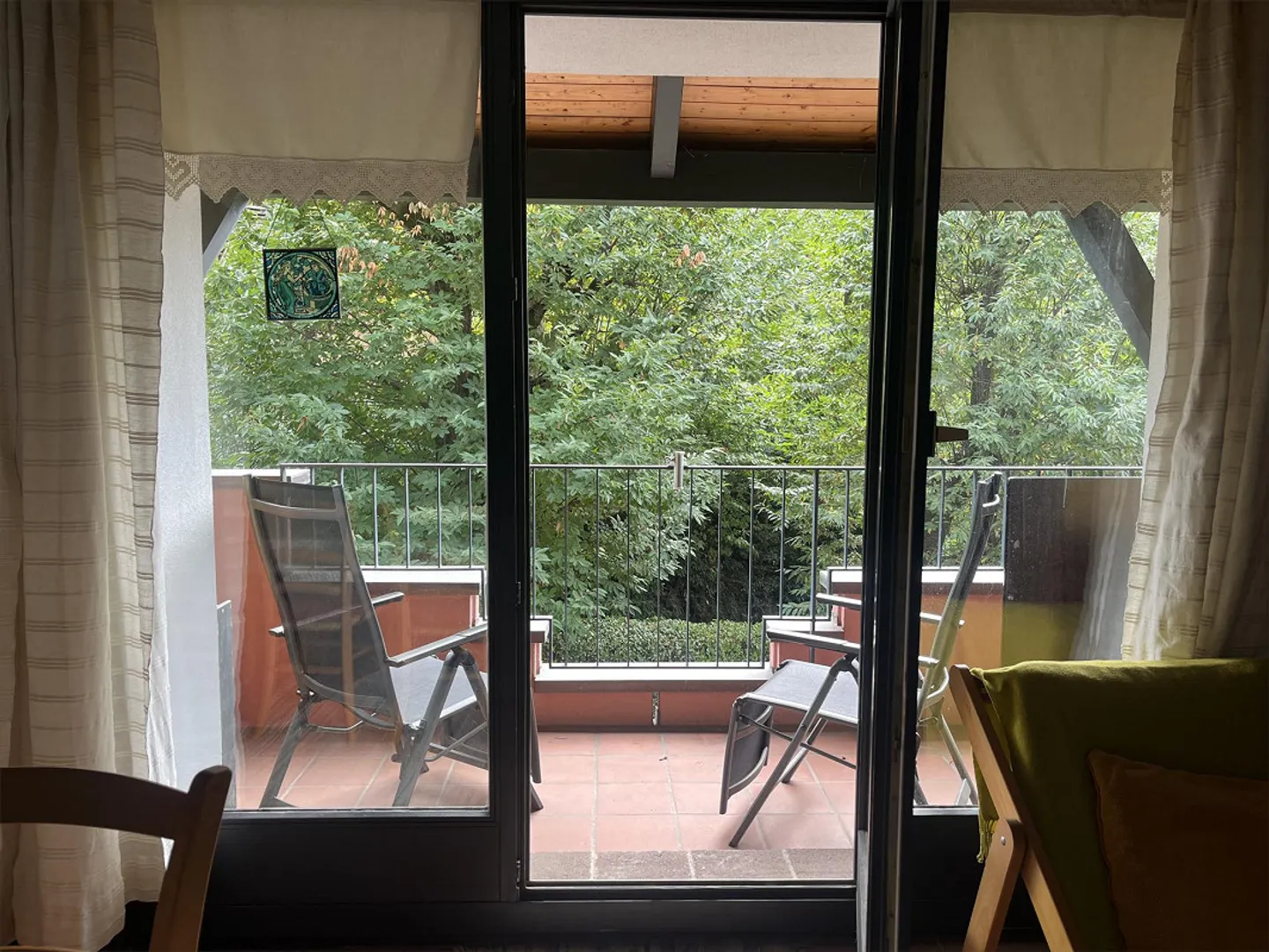 Quiet 2-room gallery apartment near Lugano - with balcony and parking space - Photo 5 of 11
