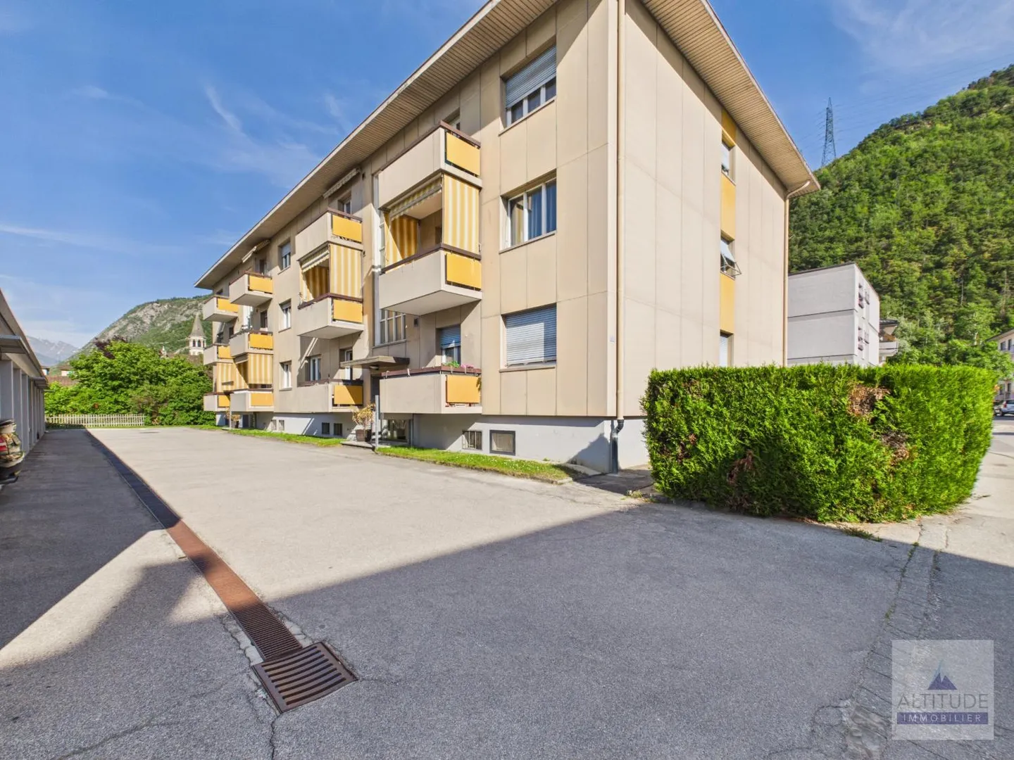 Dachgesims - Chippis - Photo 1 of 13