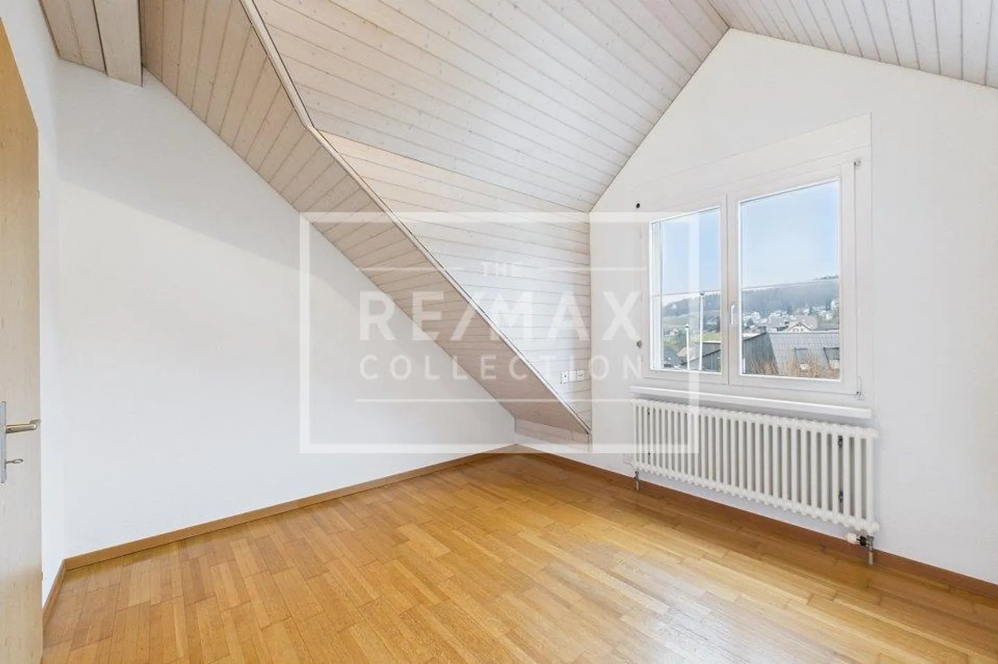 Sonnige Dachwohnung in Bonstetten - Foto 2 von 13