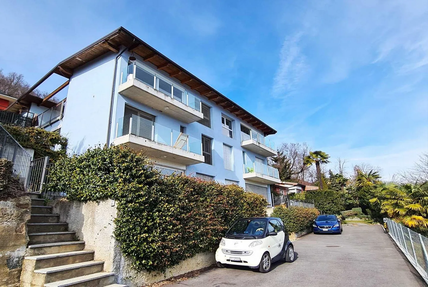 DUPLEX-ATTIKAWOHNUNG 5.5 MIT GROSSER TERRASSE UND GARTEN IN BIOGGIO - Foto 8 von 11