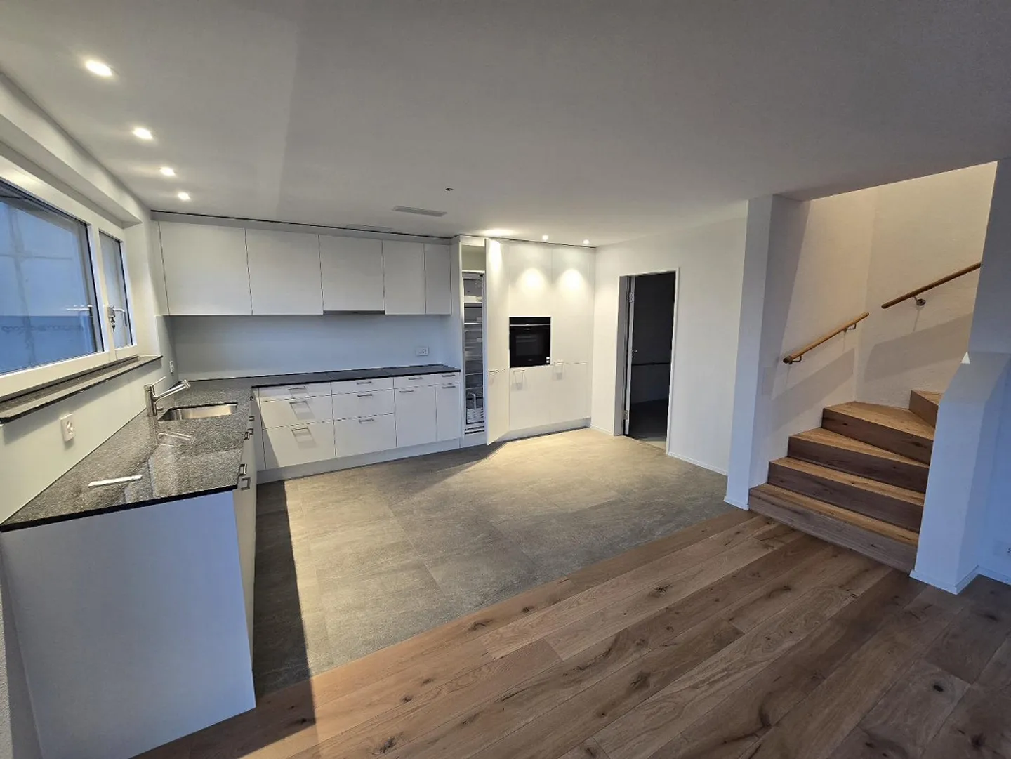 Spacious 3 1/2 Maisonette Apartment, 110m2, in Prime Location (New Building) - Photo 2 of 15