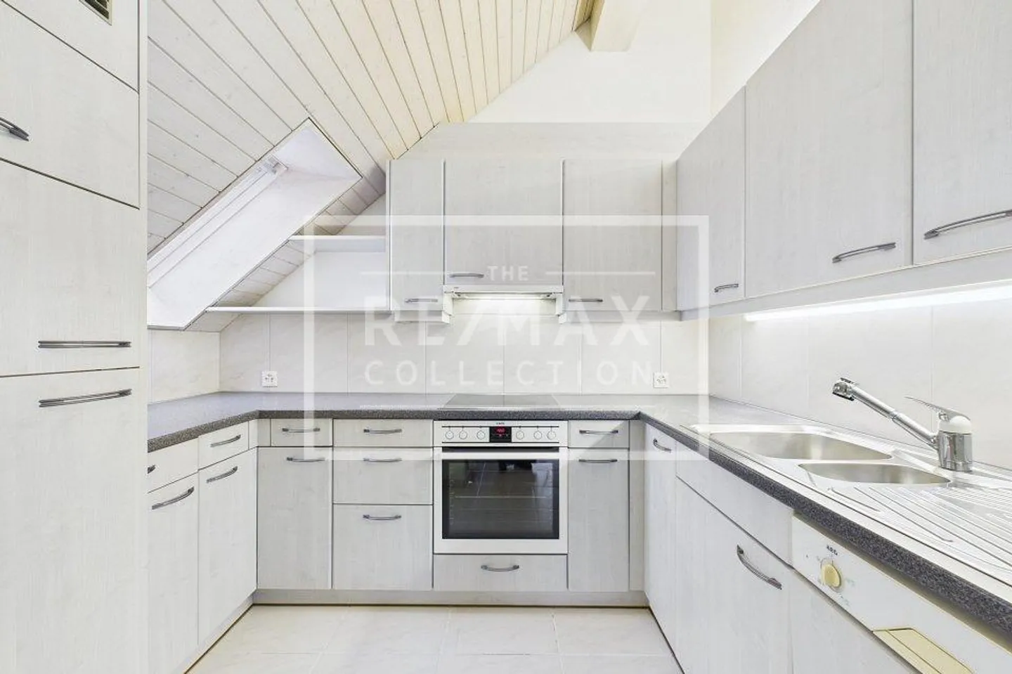 Sonnige Dachwohnung in Bonstetten - Foto 4 von 13