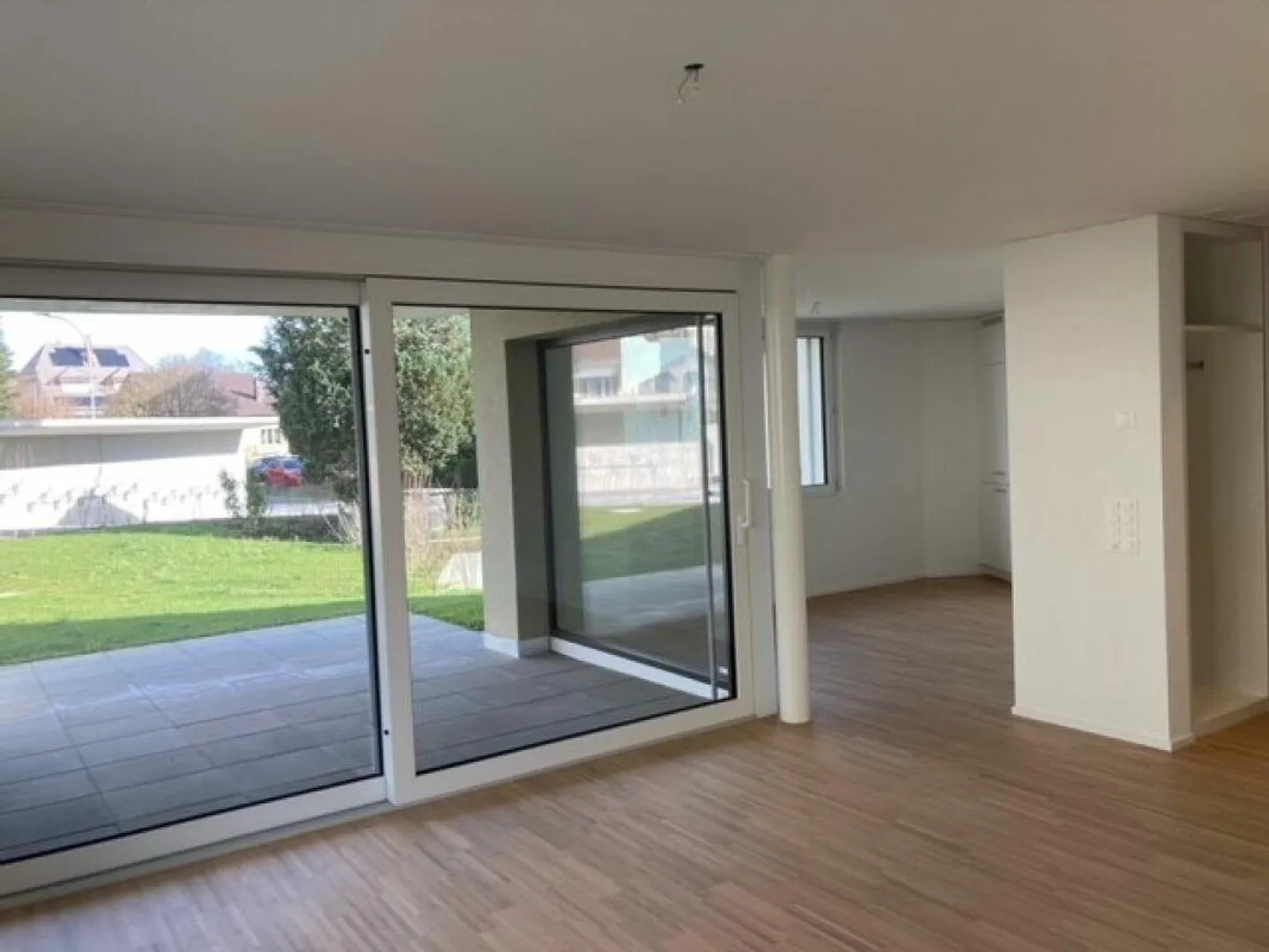 Attractive 2.5 room apartment on the ground floor for rent - Photo 6 of 8