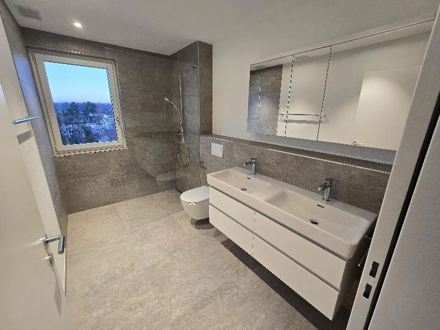 Spacious 3 1/2 Maisonette Apartment, 110m2, in Prime Location (New Building) - Photo 3 of 15