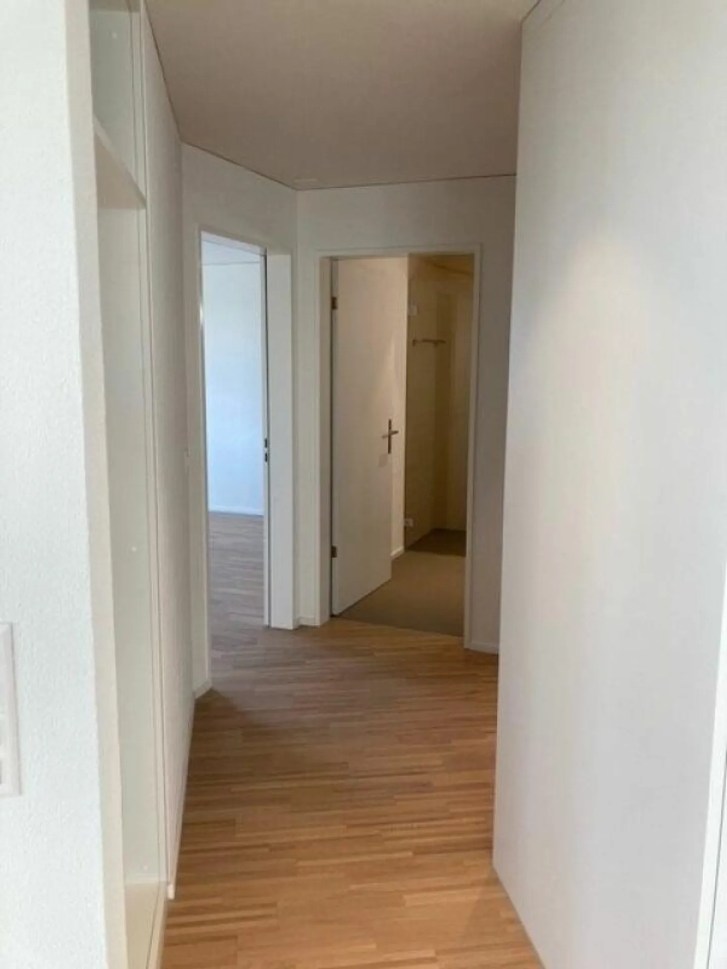 Attractive 2.5 room apartment on the ground floor for rent - Photo 4 of 8