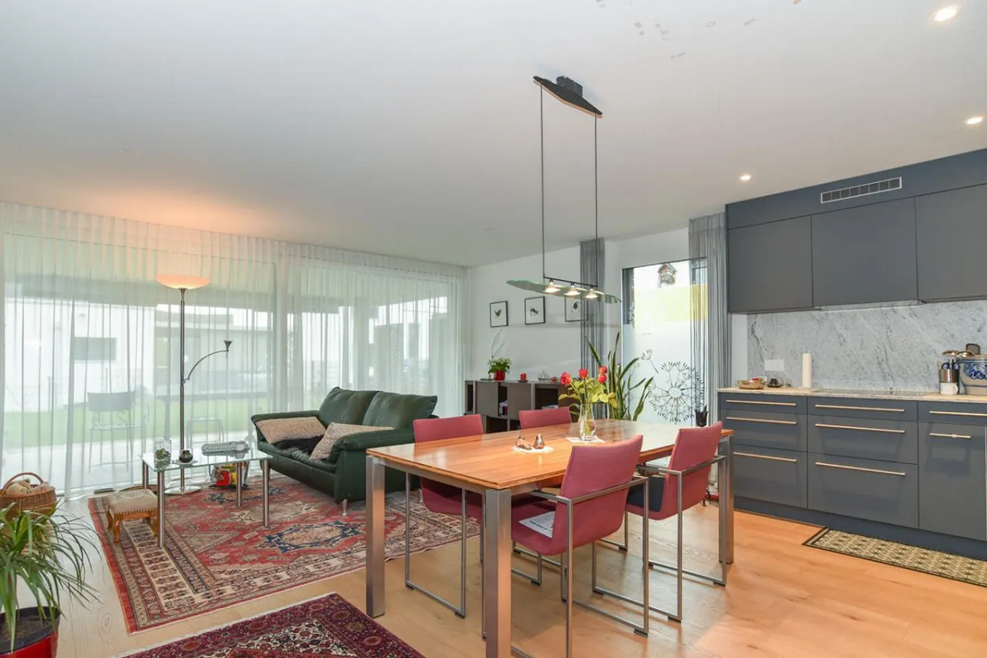 Wheelchair accessible, as good as new and with all the comfort one could wish for - Photo 2 of 13