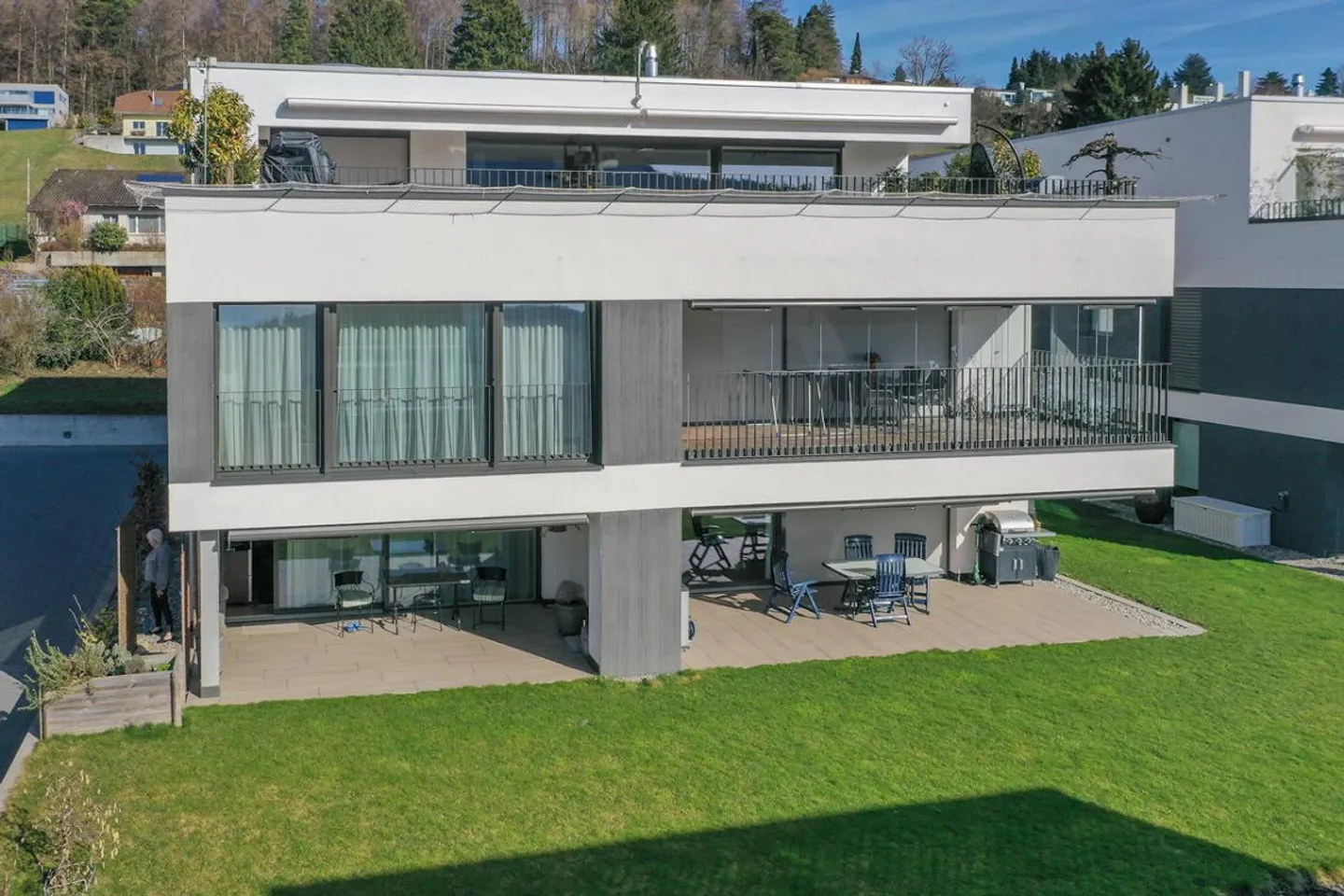 Wheelchair accessible, as good as new and with all the comfort one could wish for - Photo 3 of 13