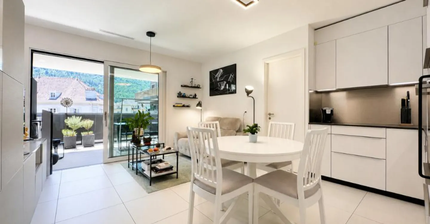 MAGNIFICO APPARTAMENTO 2.5 MINERGIE CON GRANDE BALCONE - Foto 3 di 5