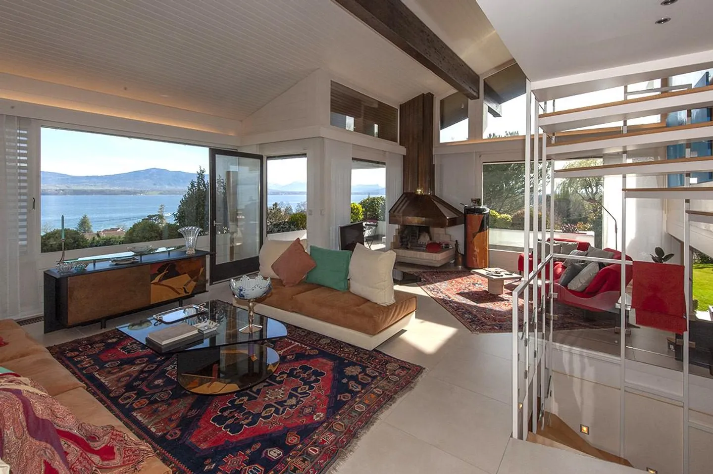 Villa Architettonica con Vista Lago - Foto 9 di 13