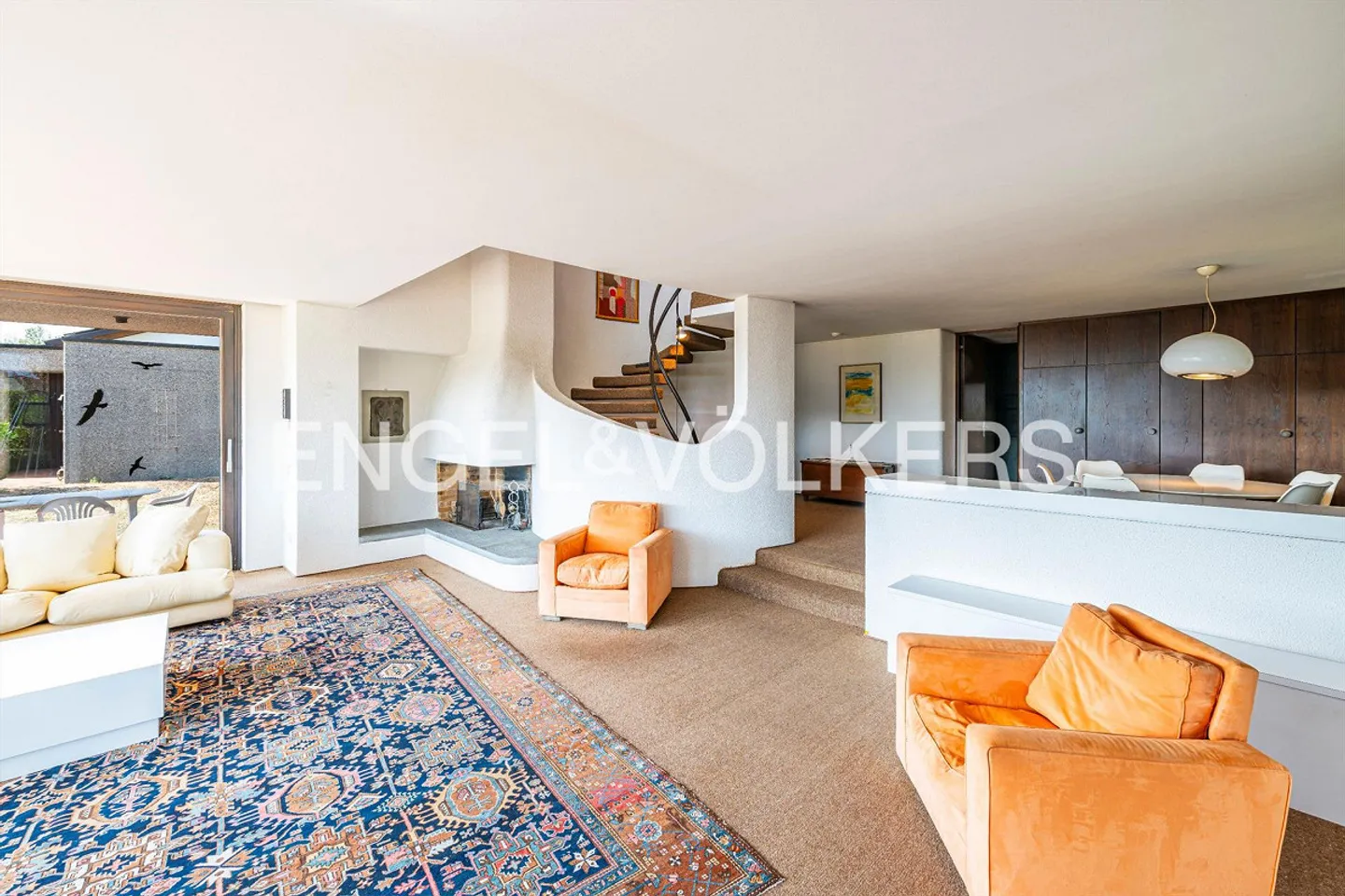 Villa avec piscine et grand potentiel - Photo 5 sur 13