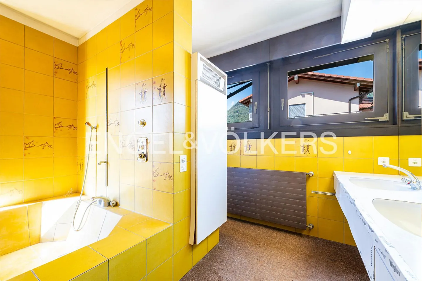 Villa avec piscine et grand potentiel - Photo 12 sur 13