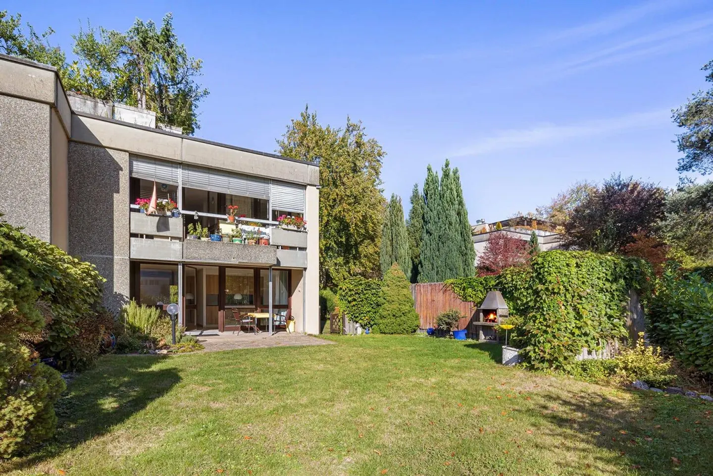 Charmantes Zuhause mit Privatgarten - Foto 1 von 13