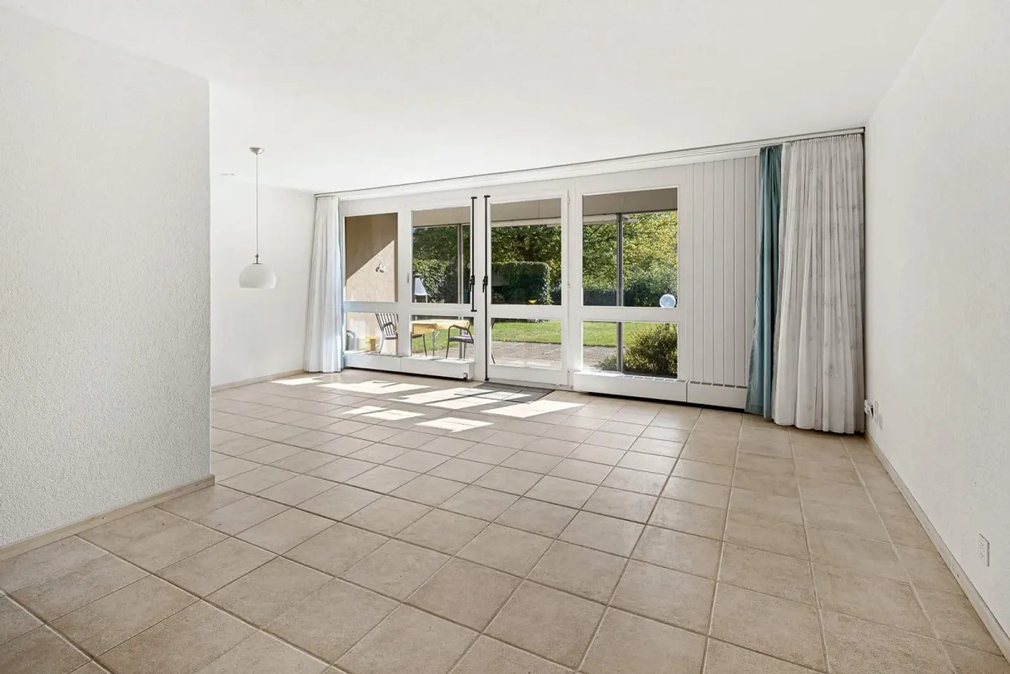 Charmantes Zuhause mit Privatgarten - Foto 3 von 13