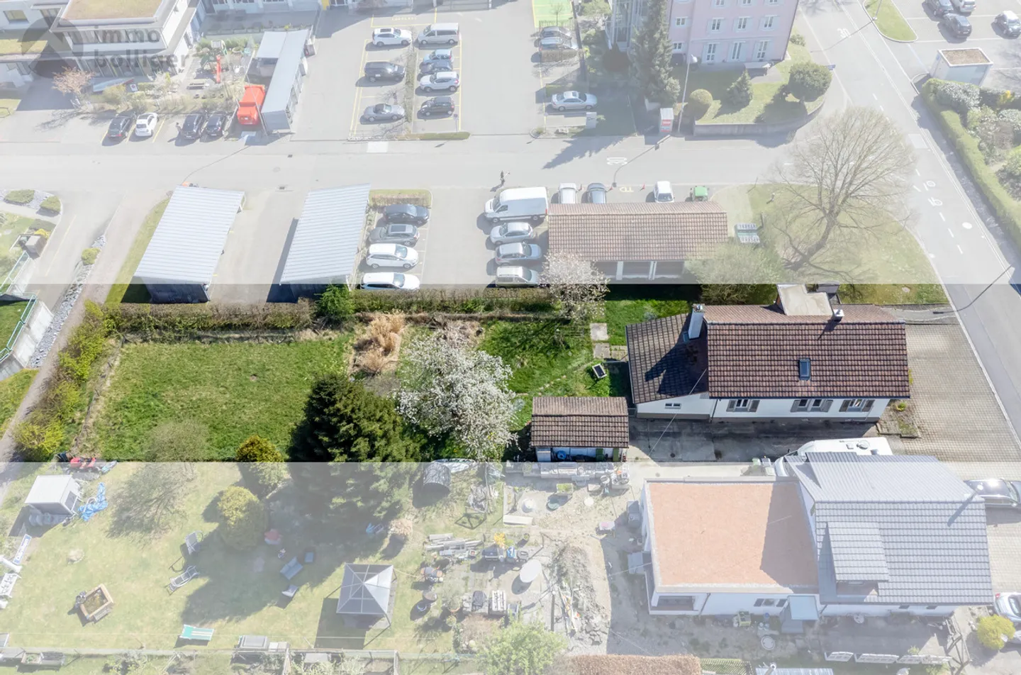 Well-maintained single-family house with garden paradise - Photo 10 of 13