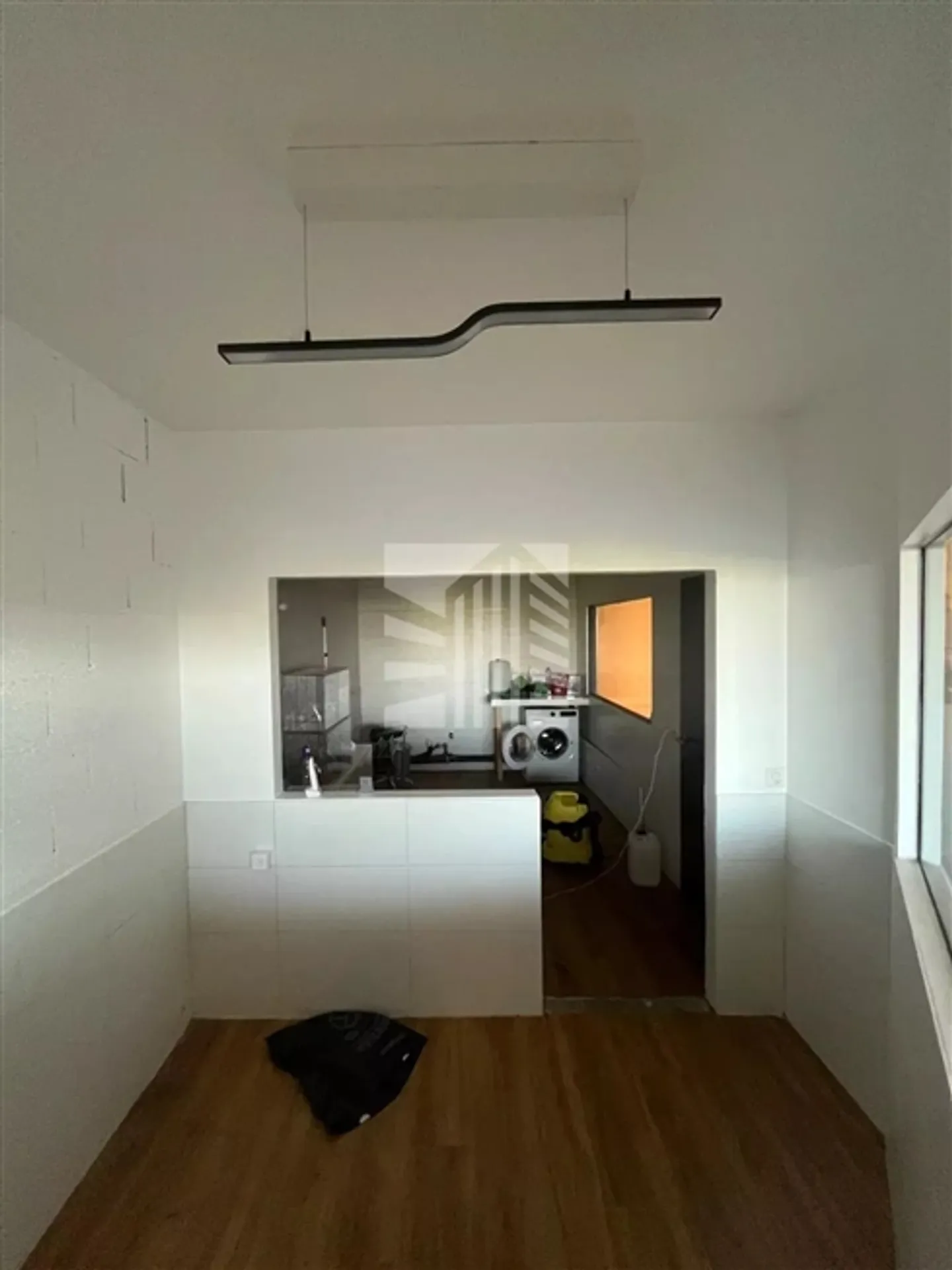 Passage commercial de 85 m² avec haute visibilité - Photo 5 sur 8