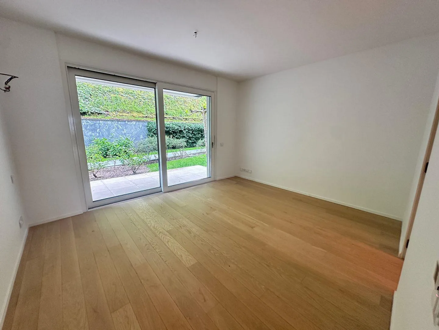 Vie privée avec vue sur le lac dans Emerald Living – THE VIEW Lugano - Photo 12 sur 15