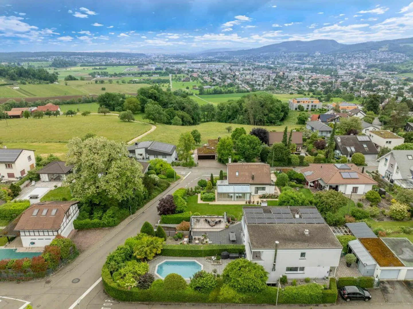 Gepflegtes 5.5 Z' Doppel-EFH mit Pool und Garage - Foto 13 von 13