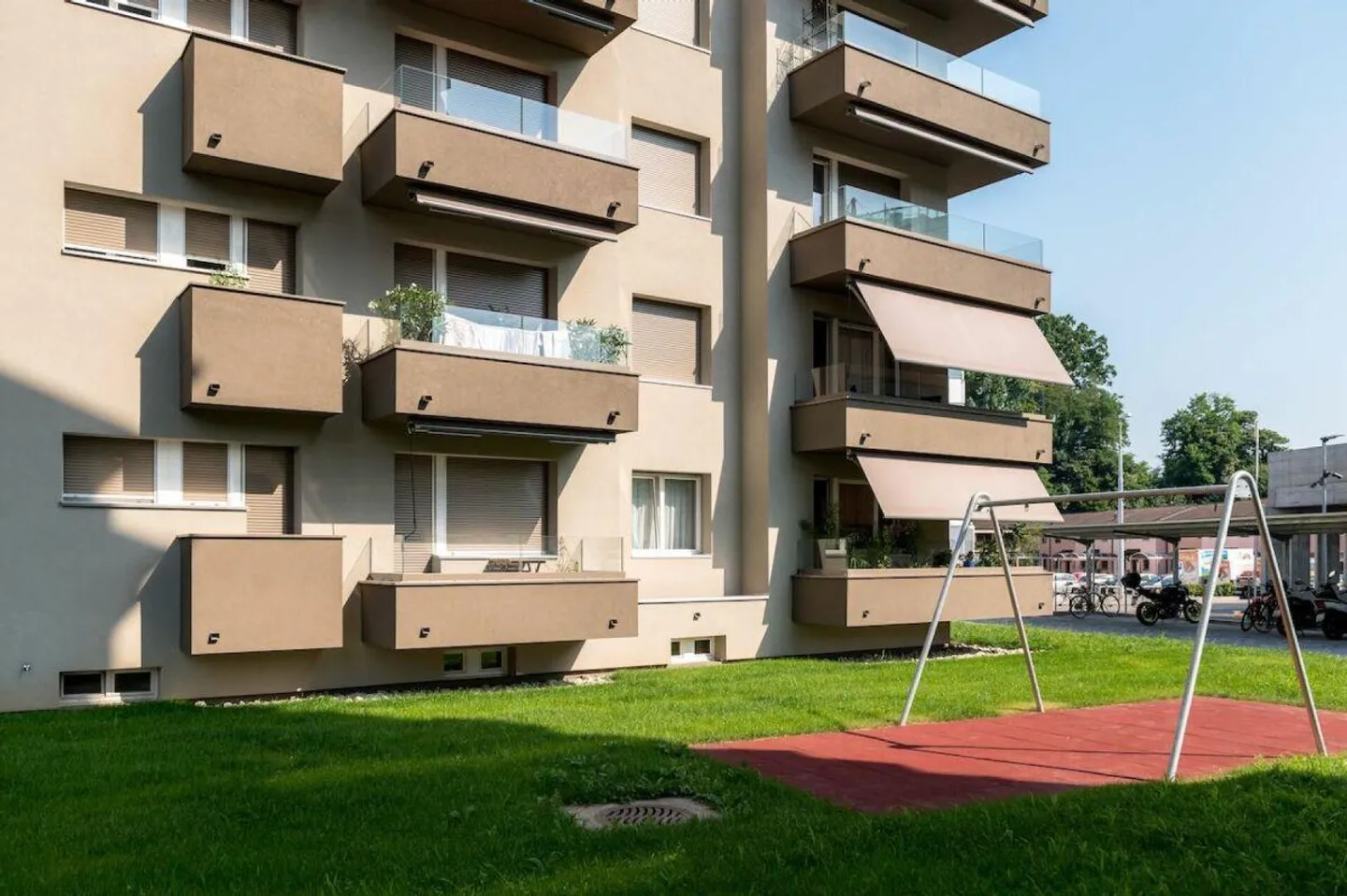 9500, Roggia, stationnement extérieur - Photo 3 sur 11