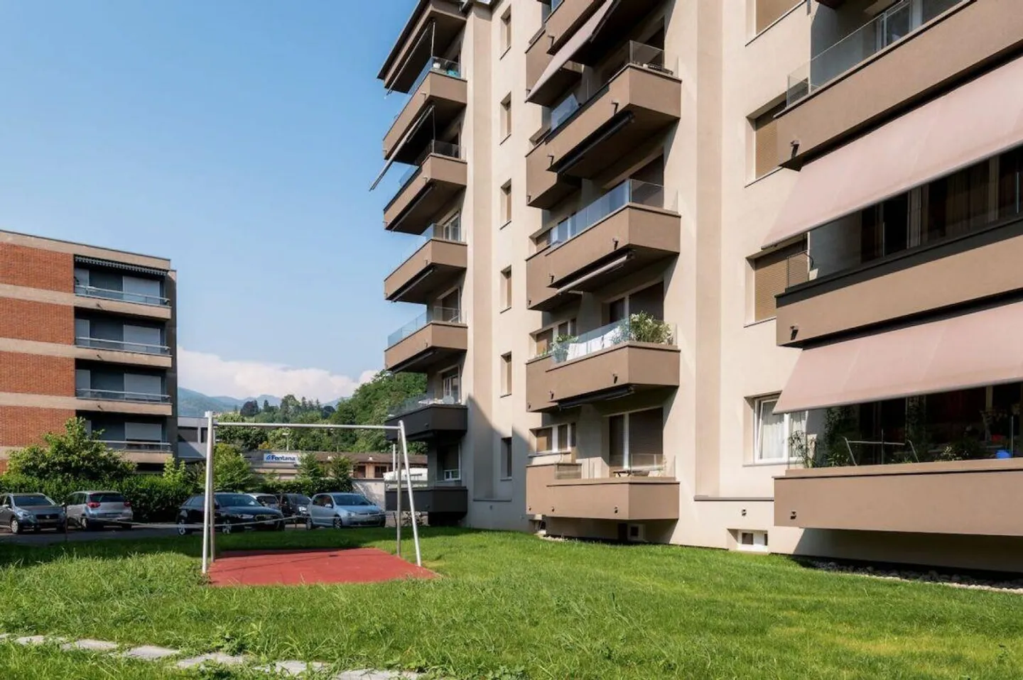 9500, Roggia, stationnement extérieur - Photo 2 sur 11