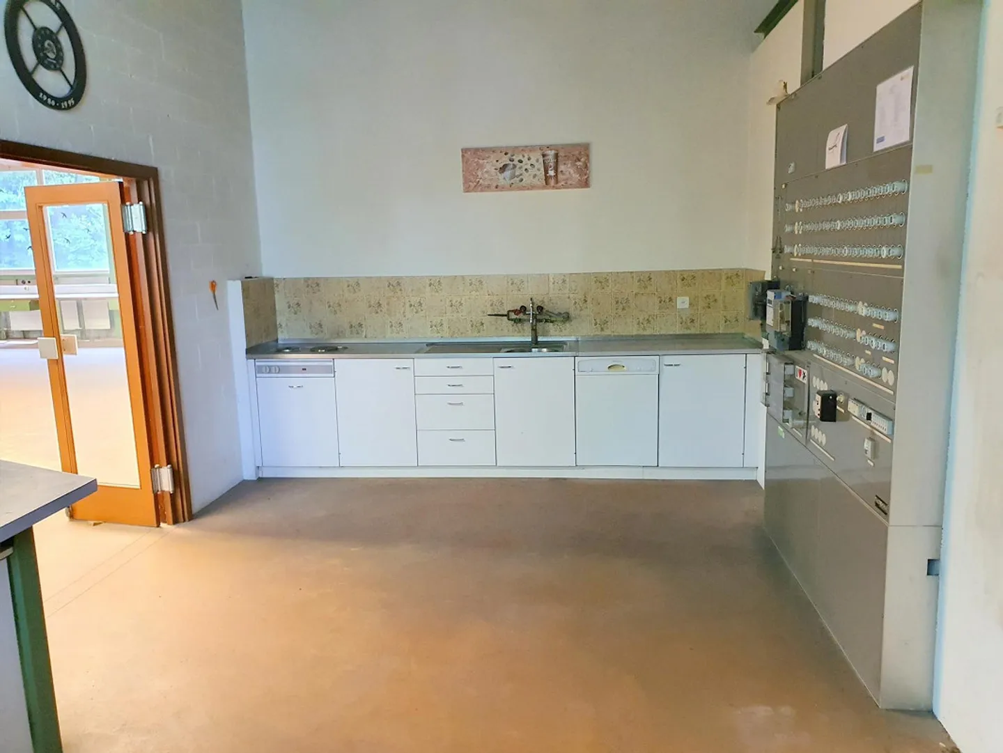 628 m² espace de stockage et de production lumineux avec section bureau - Photo 13 sur 13