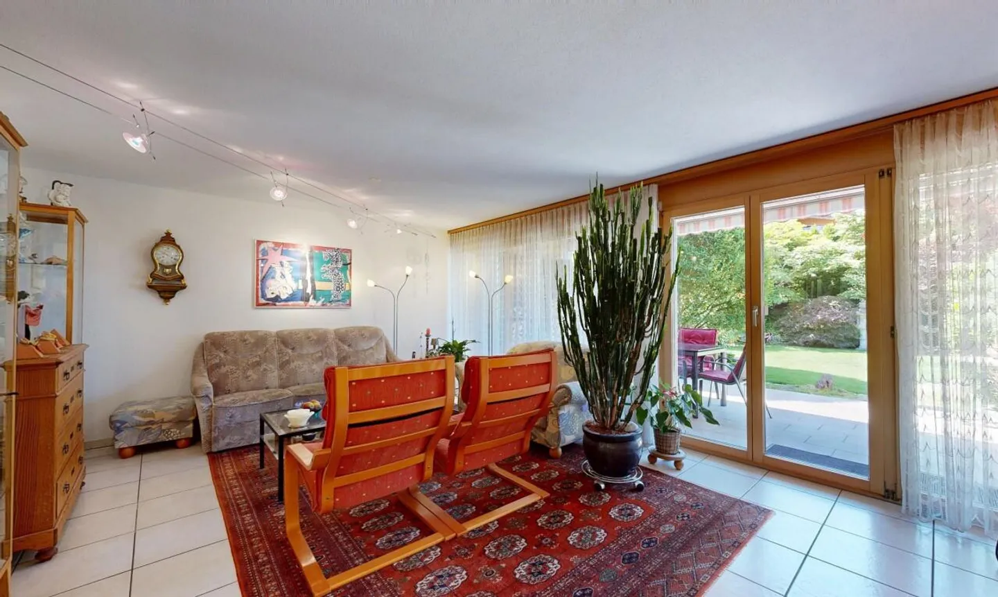 Charming Townhouse in Quiet Area - Photo 4 of 11