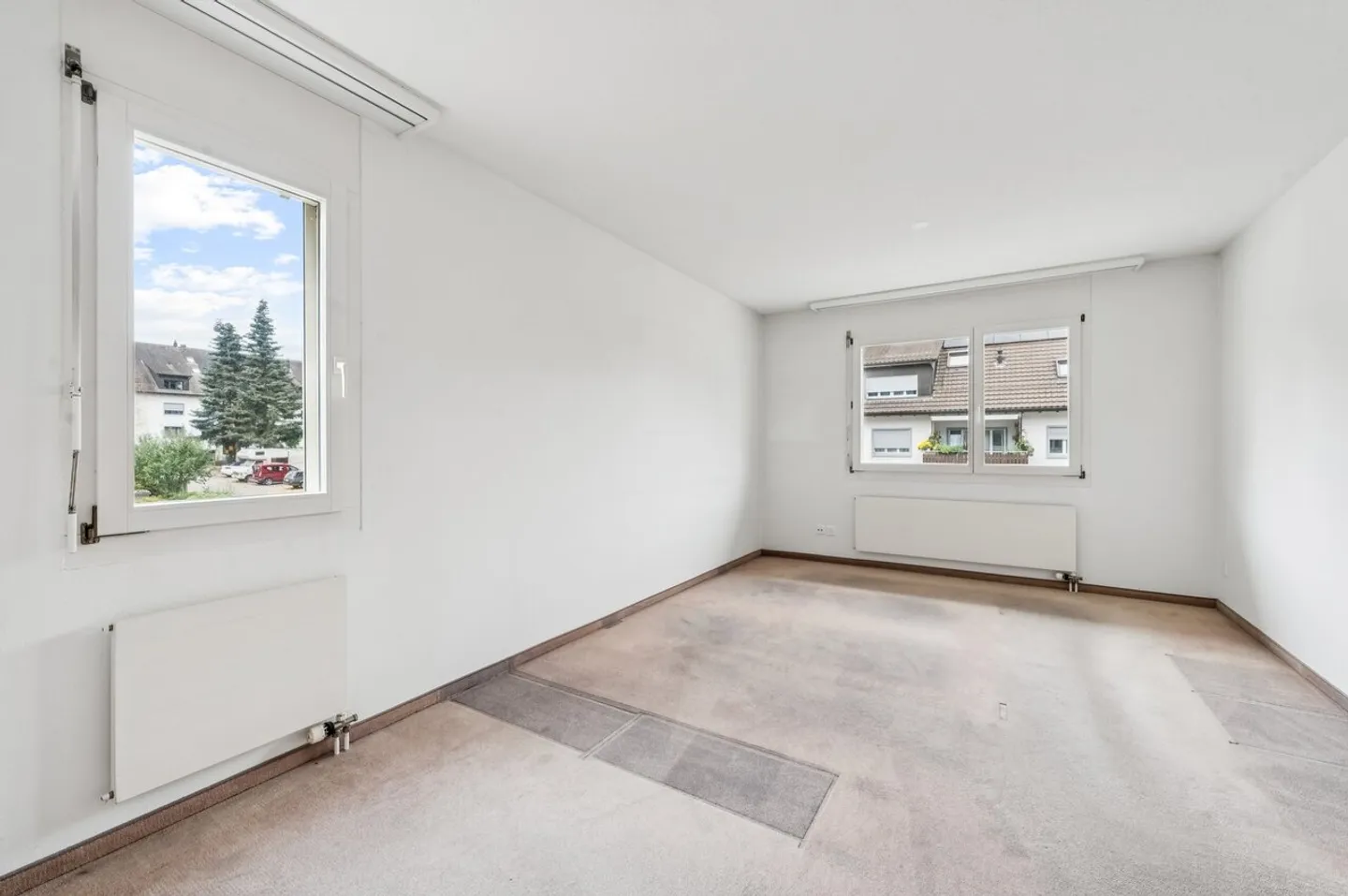 Un emplacement calme rencontre une vue magnifique - Photo 5 sur 8