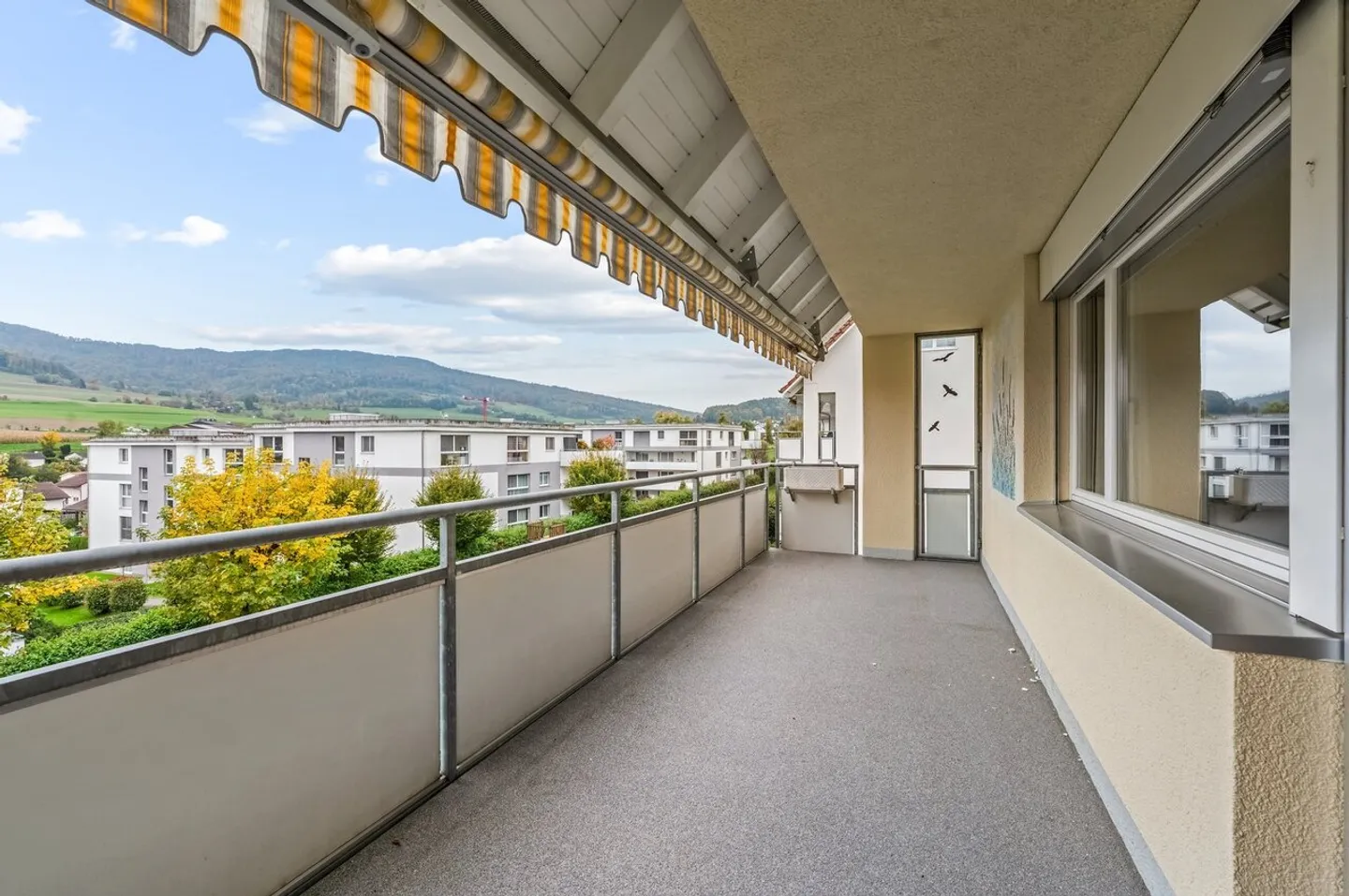 Un emplacement calme rencontre une vue magnifique - Photo 7 sur 8