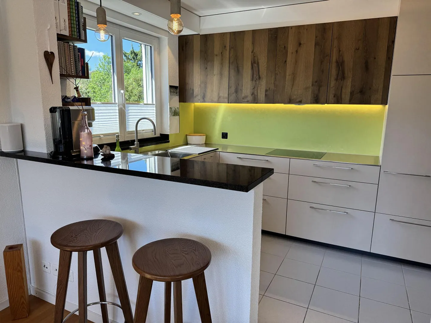 Sonnige Dachwohnung mit Weitsicht – ruhig wohnen, zentral leben - Photo 3 of 9