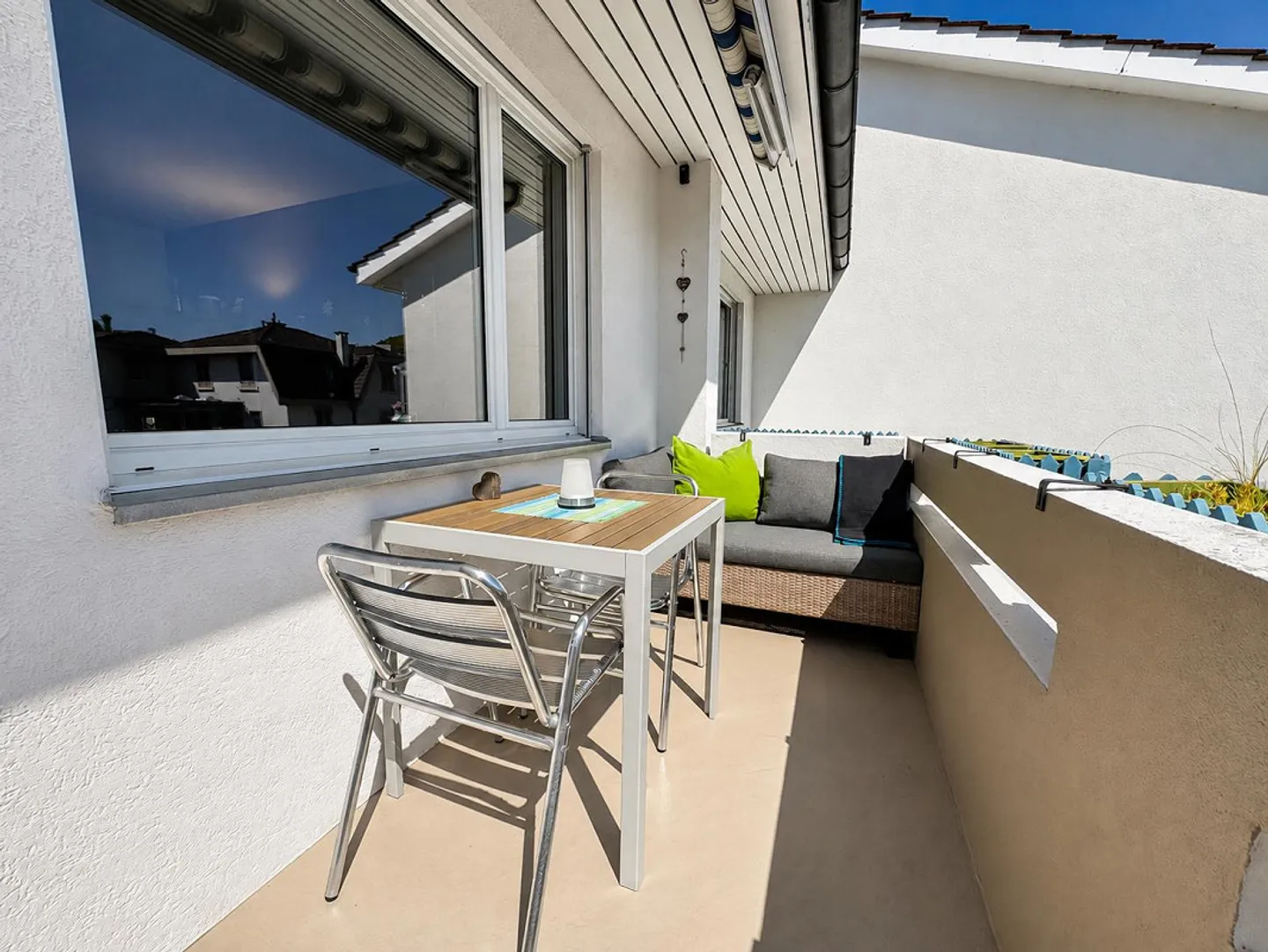 Sonnige Dachwohnung mit Weitsicht – ruhig wohnen, zentral leben - Photo 5 of 9