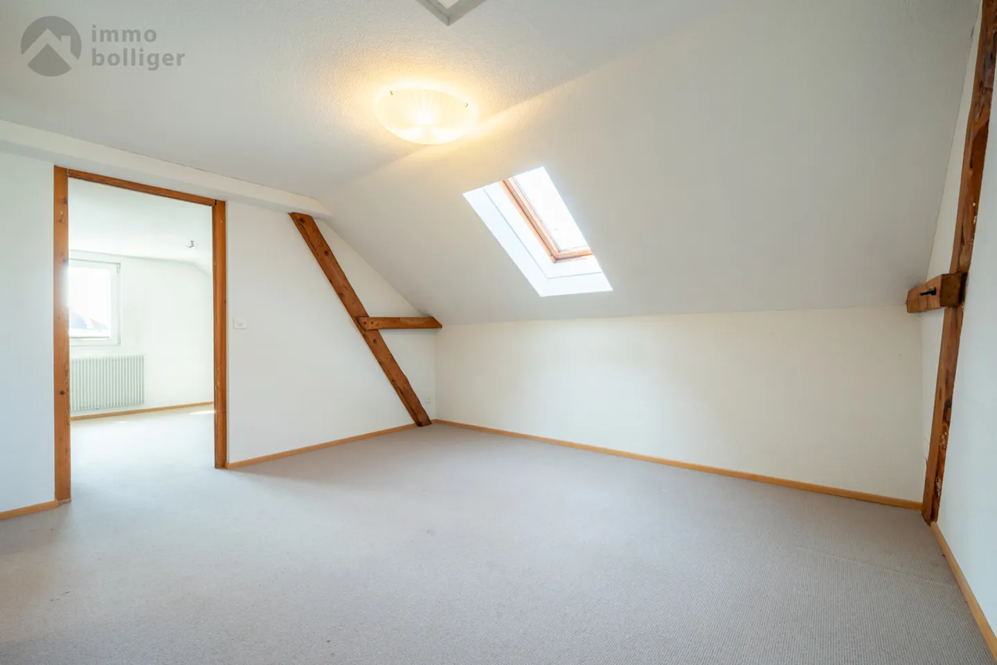 Well-maintained single-family house with garden paradise - Photo 7 of 13