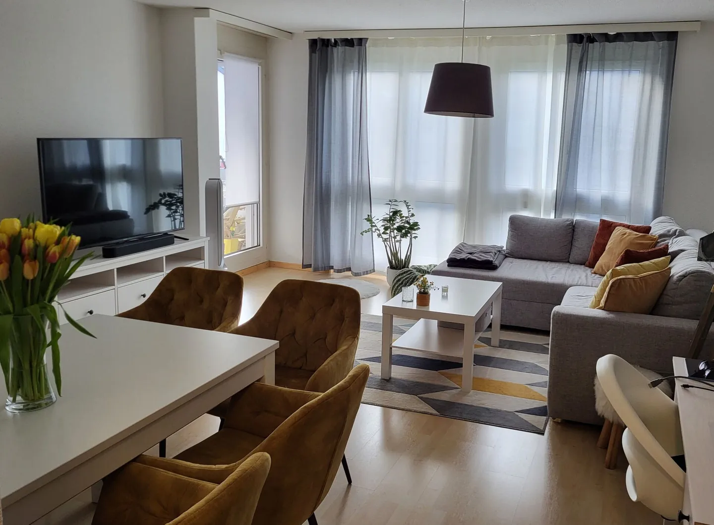 Appartement 2,5 pièces avec balcon dans un beau quartier résidentiel - Photo 3 sur 5