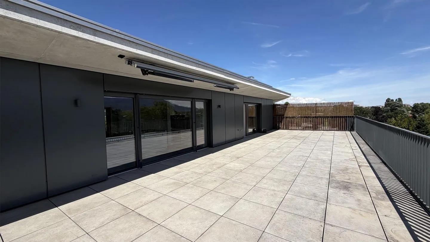 Magnifique attique avec terrasses - Photo 8 sur 12