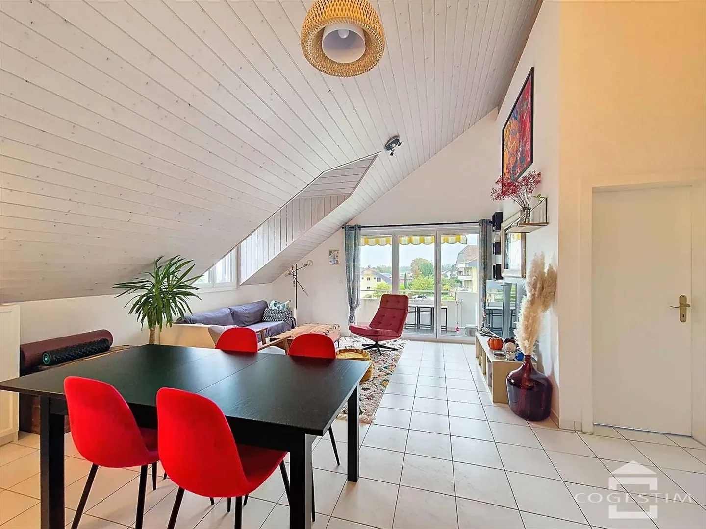 Dernier étage 4.5 pièces - Photo 3 sur 12