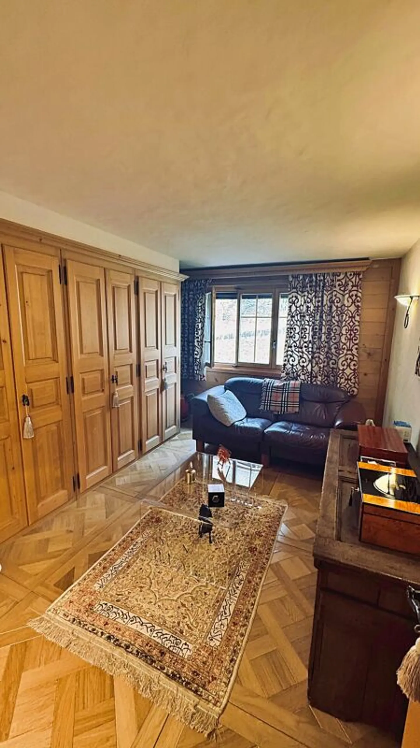 Renovated Chalet Apartment - Photo 14 of 20