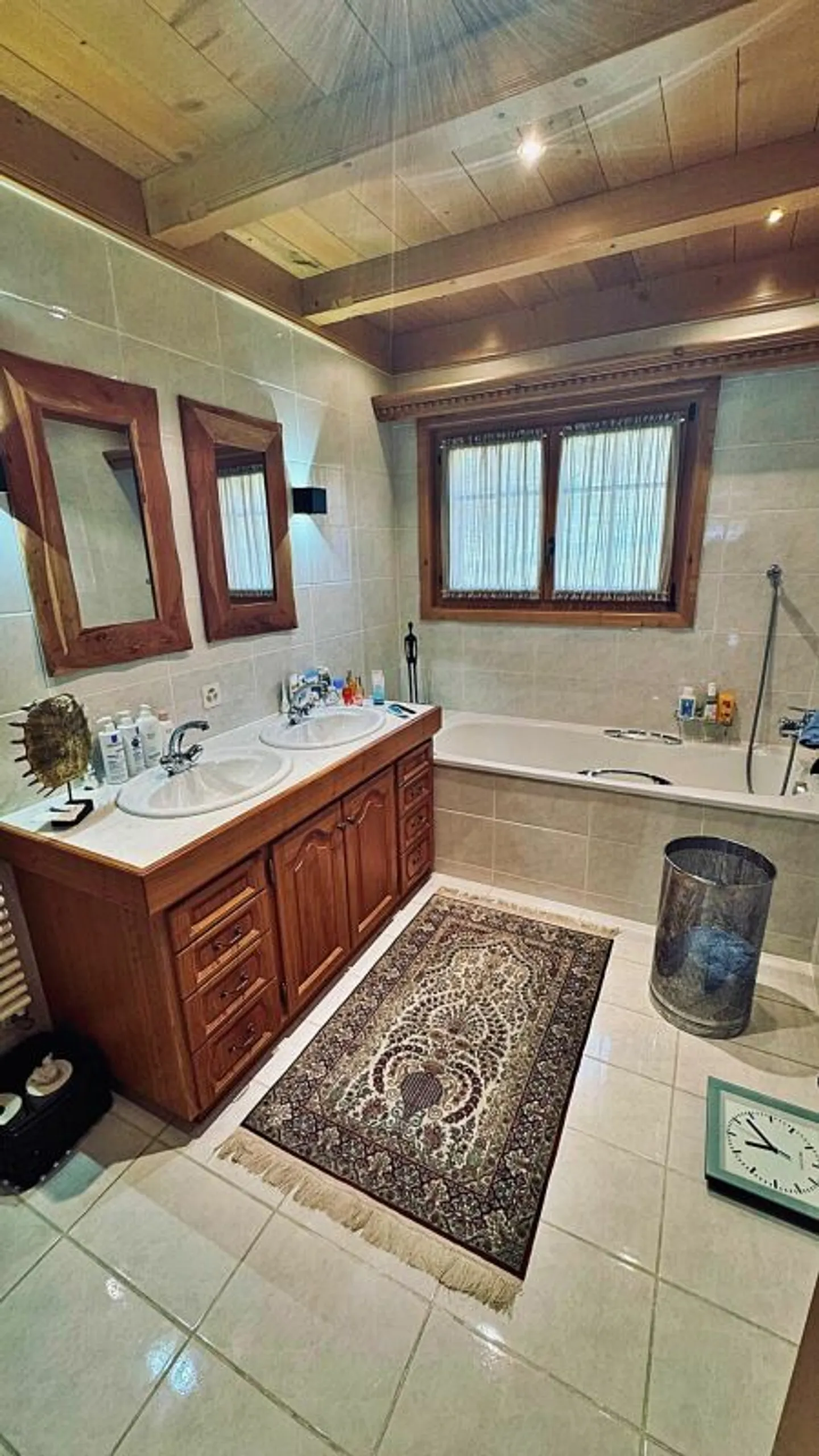 Renovated Chalet Apartment - Photo 13 of 20