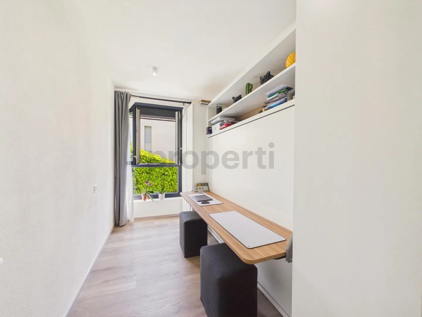 Aldesago: elegant 3.5 room renovated apartment with lake view terrace and swimming pool - Photo 11 of 14