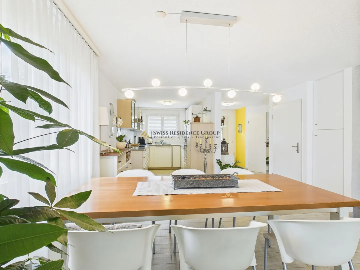 Adatto alle famiglie, standard di costruzione moderno con un giardino da sogno - Foto 17 di 18