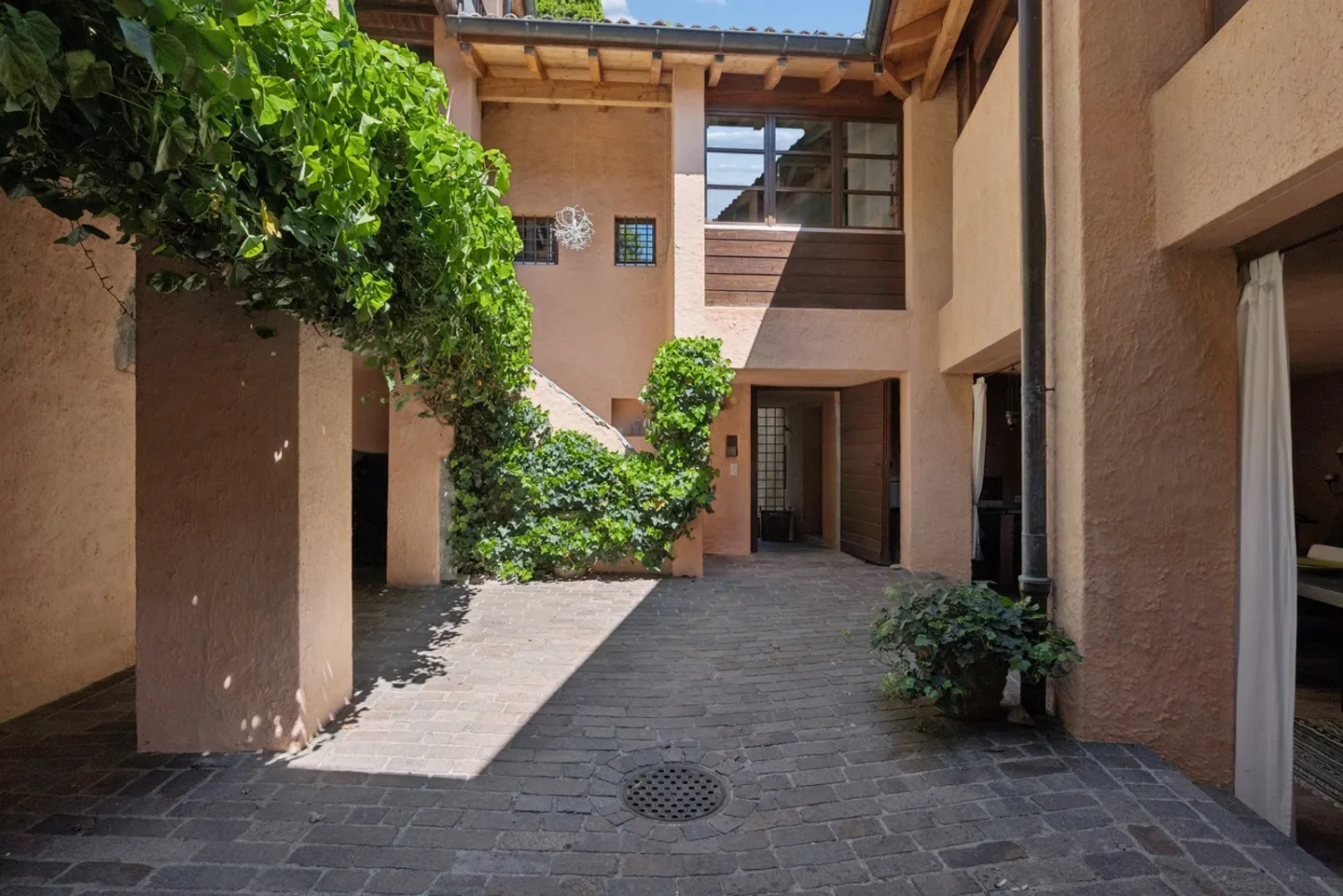 Villa Elegante con Vista Lago - Foto 8 di 14