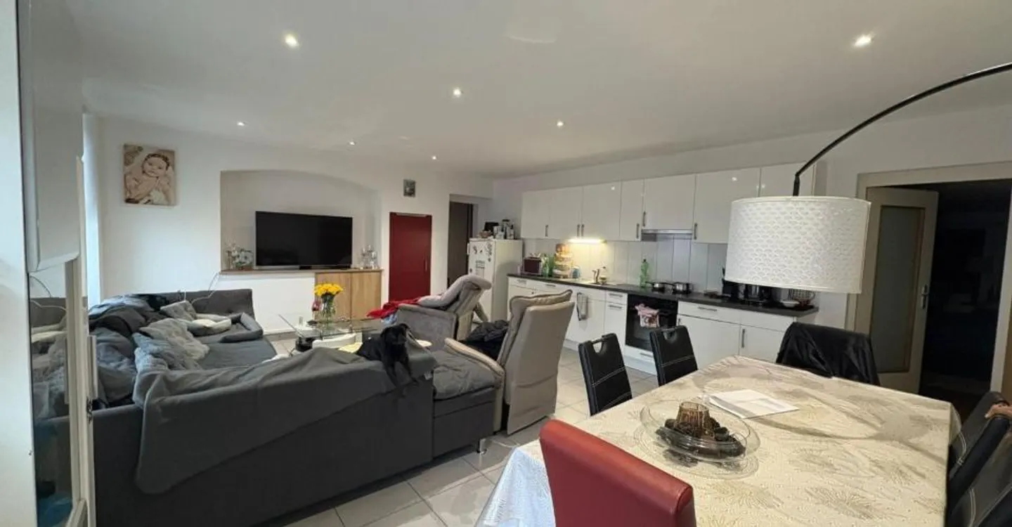 Appartement de 4.5 pièces au rez-de-chaussée - Photo 1 sur 8