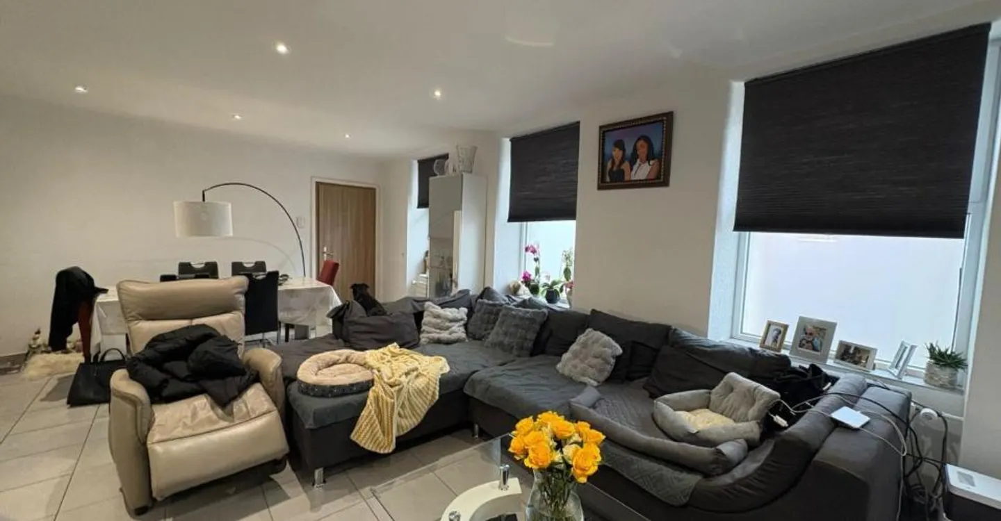 Appartement de 4.5 pièces au rez-de-chaussée - Photo 2 sur 8