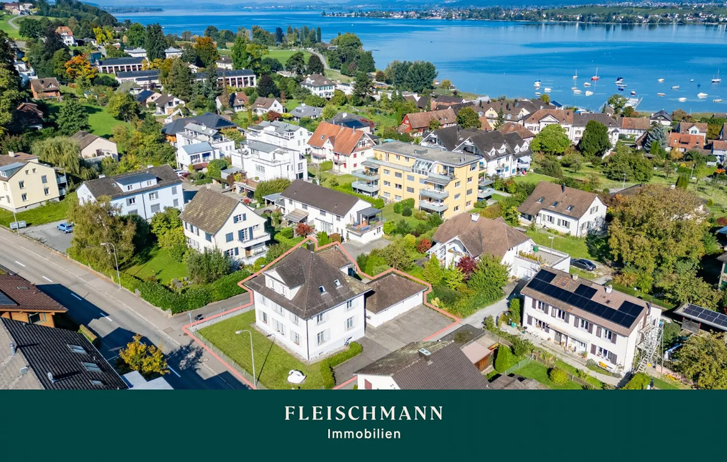 Maison résidentielle imposante avec vue sur le lac - Photo 1 sur 15