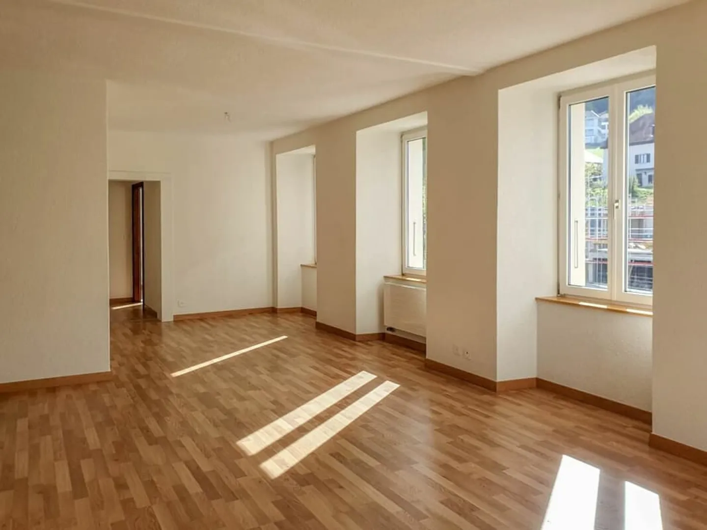 Lac 4, Les Brenets - 5-Zimmer-Wohnung mit Balkon im 2. Stock - Foto 2 von 13