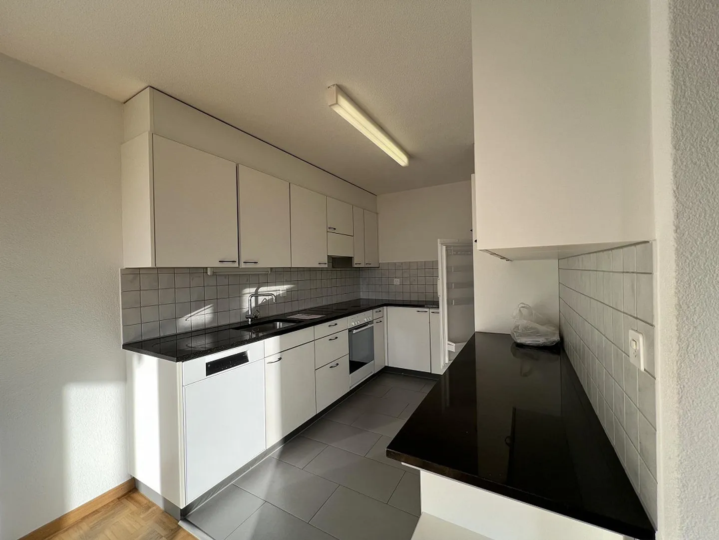 Quiet 4.5-room apartment in the green - Photo 4 of 12